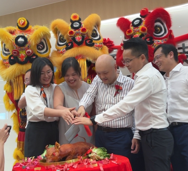 螺柱焊机,点焊机,电极帽修磨机,汽车装备专业制造商-深圳市鸿栢科技实业有限公司 微信截图_20240712150819_看图王.jpg